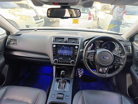 Subaru Legacy 2018 white image 11