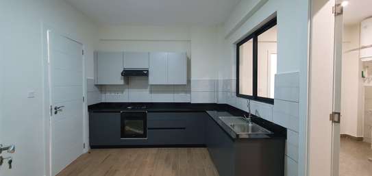 2 Bed Apartment with En Suite in Lavington image 13