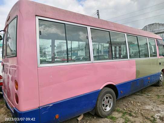 Mitsubishi Rosa school bus image 4
