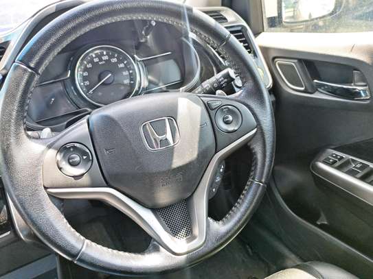 Honda Grace hybrid image 13