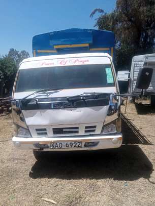 Isuzu NPR canter image 6