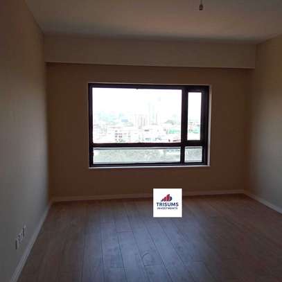 2 Bed Apartment with En Suite in Riverside image 6