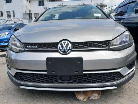Volkswagen Gold variant Alltrack 2017 image 10