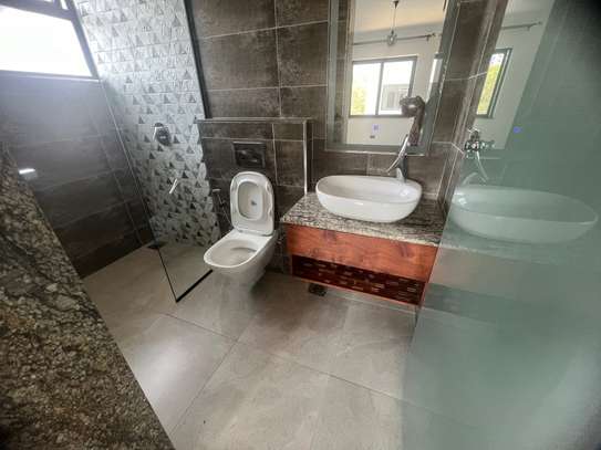 3 Bed Apartment with En Suite at Nyeri Road image 9