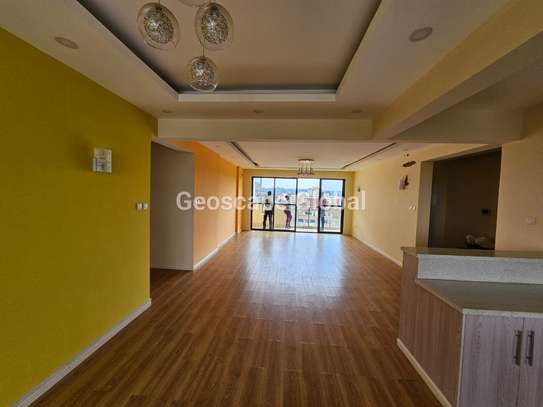 4 Bed Apartment with En Suite in Spring Valley image 9