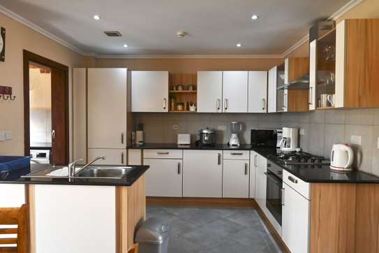 Furnished 2 Bed Apartment with En Suite in Upper Hill image 22