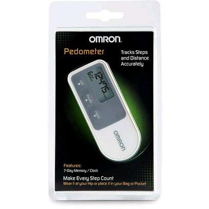 OMRON PEDOMETER, MEASURES NUMBER OF STRIDES & DISTANCE TIME image 4