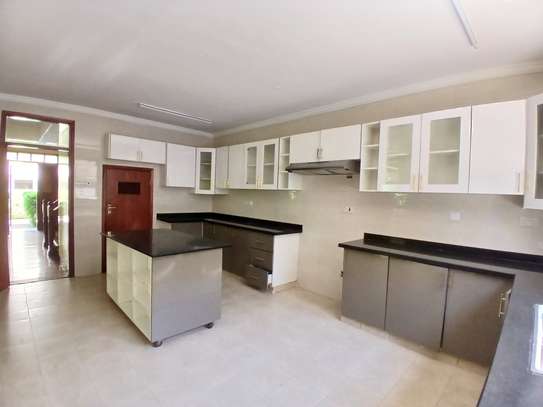 5 Bed Townhouse with En Suite at Lavington image 16