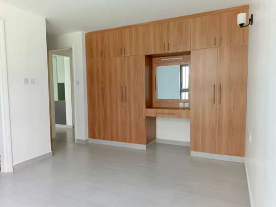 2 Bed Apartment with En Suite in Lavington image 27