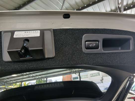 Toyota Harrier white 2019 image 3