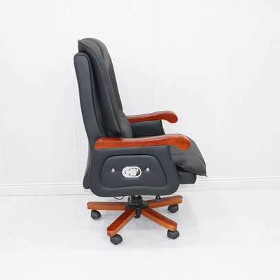 Directors Leather Office Chair image 11
