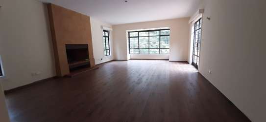 5 Bed Townhouse with En Suite in Rosslyn image 14