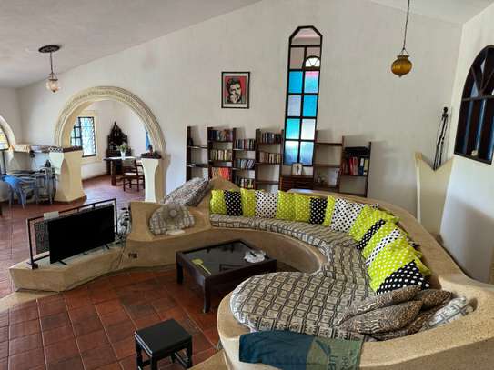 4 Bed Villa with En Suite at Bofa Beach image 10