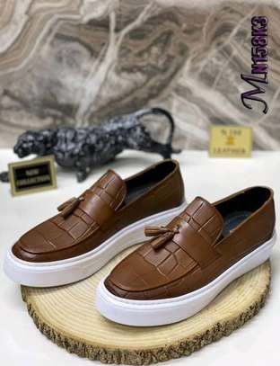 Leather casual shoes image 2