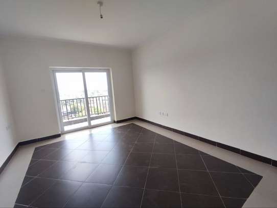 2 Bed Apartment with En Suite in Lavington image 16