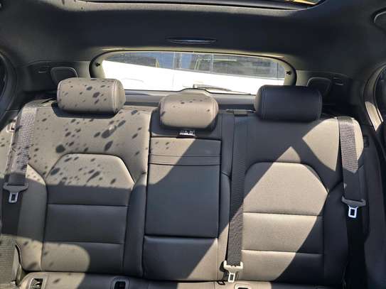 Mercedes-Benz GLA 220 image 15