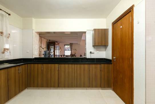 3 bedroom apartment for sale in Kilimani image 7