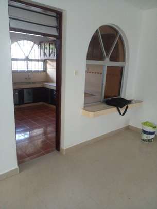 4br house available for rent in Nyali image 14