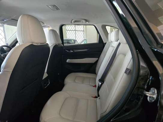 MAZDA CX-8 image 11