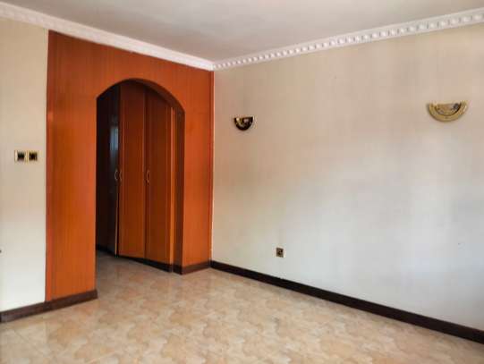 4 Bed Townhouse with En Suite in Kileleshwa image 3