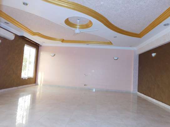 4 Bed House with Aircon in Nyali Area image 8