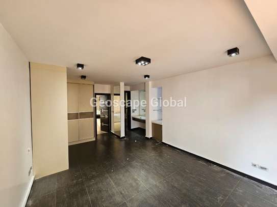 3 Bed Apartment with En Suite in Riverside image 17