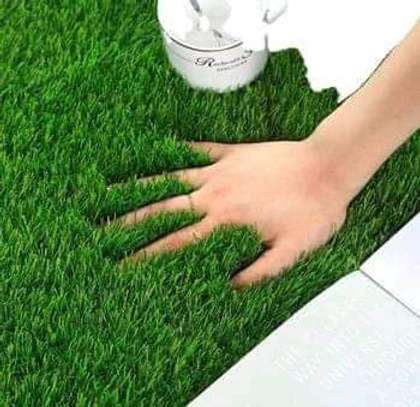 Best quality grass carpets. image 2