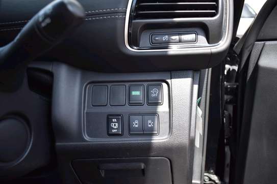 Toyota Sienta hybrid Blue 2018 image 6