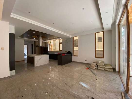 6 Bed Villa with En Suite in Lavington image 11