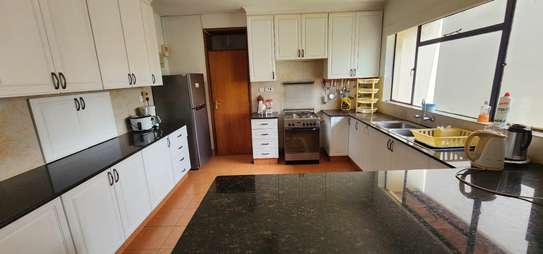 3 Bed Apartment with En Suite in Kilimani image 23