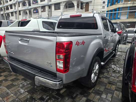 ISUZU D-MAX DCABIN image 4