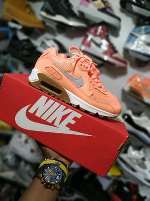 ??Nike Airmax 90 Sneakers
  Sizes.  36-39
 Prices 3400. image 1