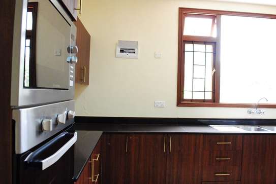 3 Bed Apartment with En Suite at Riverside image 5