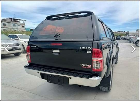 Toyota Hilux double cabin image 8