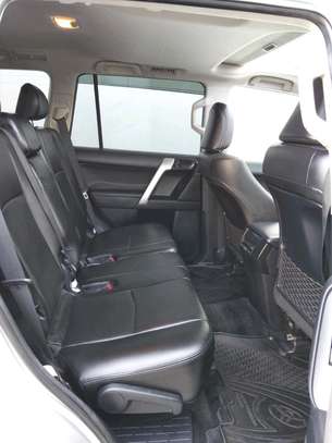 Toyota land Cruiser Prado VX-L Diesel Silver 2019 image 8