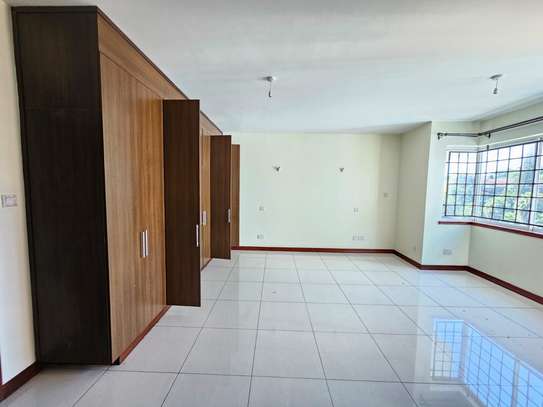 4 Bed Apartment with En Suite in Rhapta Road image 8