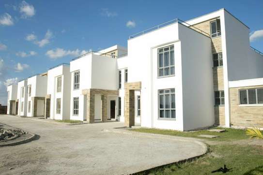 5 Bed Townhouse with En Suite in Syokimau image 1