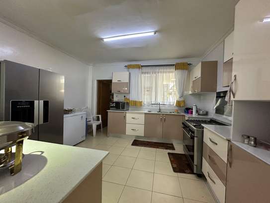 5 Bed Townhouse with En Suite at Muthama Access Road image 6