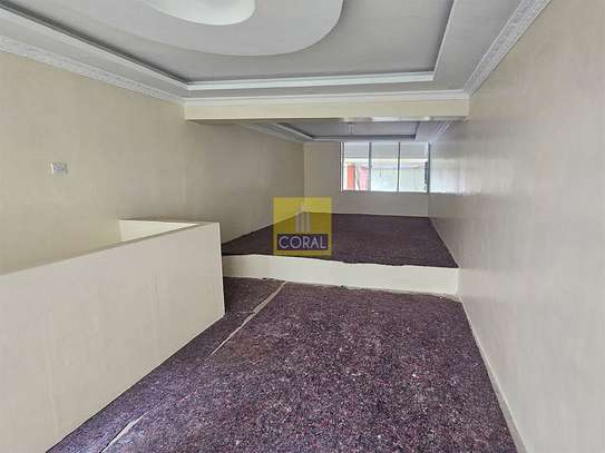 500 ft² Office in Parklands image 2