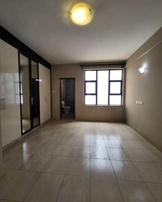 3 Bed Apartment with En Suite in South C image 1