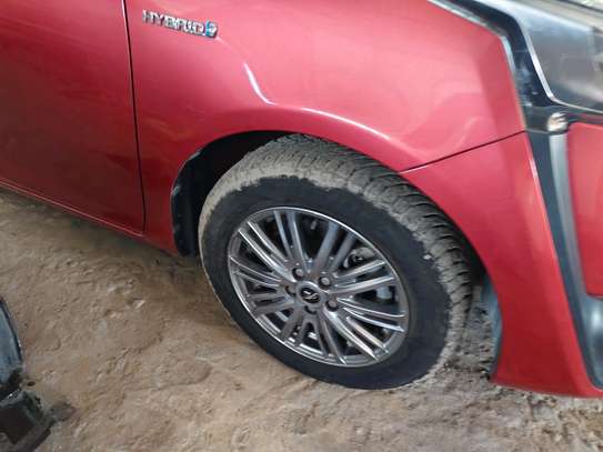 Toyota Siena hybrid 2wd maroon 2018 image 4