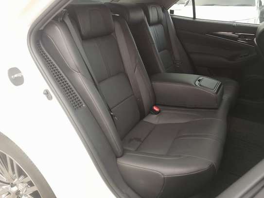 Toyota crown Athelete  Hybrid 2017 image 4
