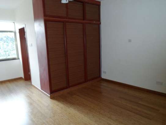 4 bedroom apartment for sale in Kilimani image 9