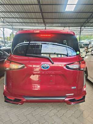 Toyota Sienta hybrid Redwine 2019 image 12