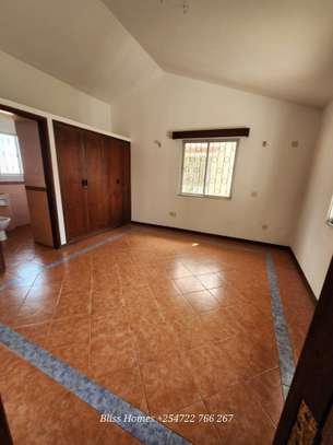 4 Bed House with En Suite at Shree Estate image 7