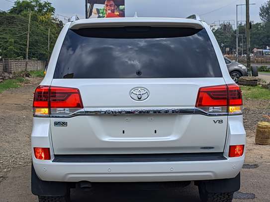 2016 Toyota Landcruiser 200 ZX. Fully loaded. Beige Leather image 3