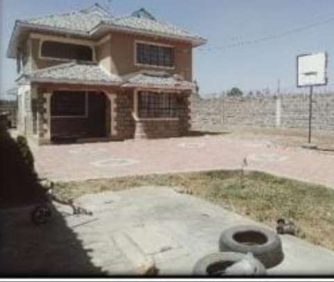 SALE BY AUCTION 4 Bedroomed Maisonette image 3