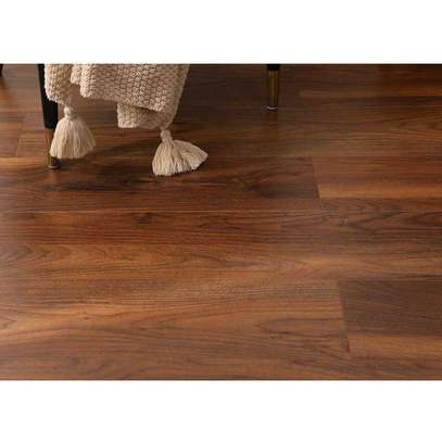 Laminates floor boards 8mm. image 5