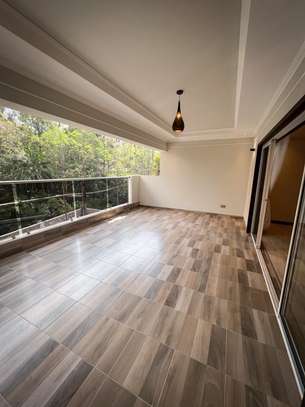 3 Bed Apartment with En Suite in Riverside image 8
