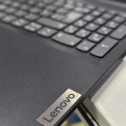 Lenovo ideapad 3 laptop image 5